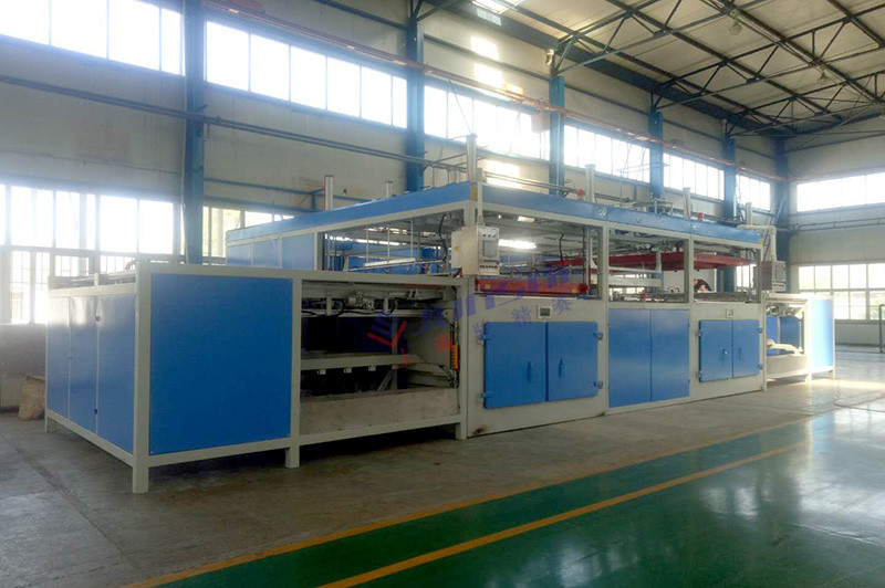 雙頭自動(dòng)<a href=http://m.kkued.com/ target=_blank class=infotextkey>吸塑機(jī)</a>.jpg