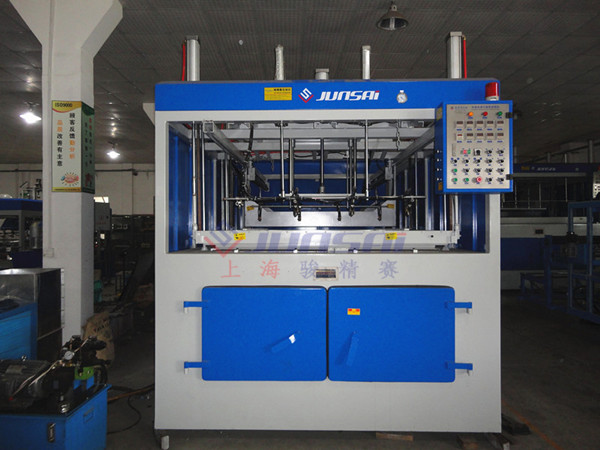 單頭厚片<a href=http://m.kkued.com/ target=_blank class=infotextkey>吸塑機(jī)</a>1.jpg